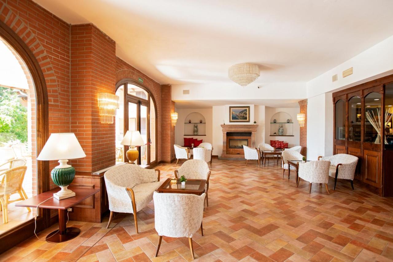 Fattoria La Principina Hotel & Congress Principina Terra Exteriör bild